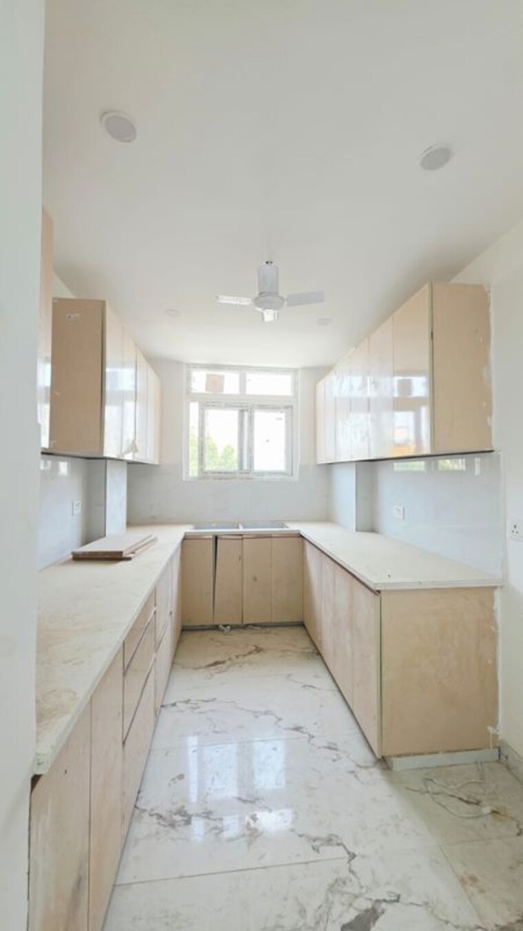 Kitchen, freedom fighters enclave 4 Bedroom 1800 Sq.Ft. Builder Floor In Freedom Fighters Enclave Delhi 10475606