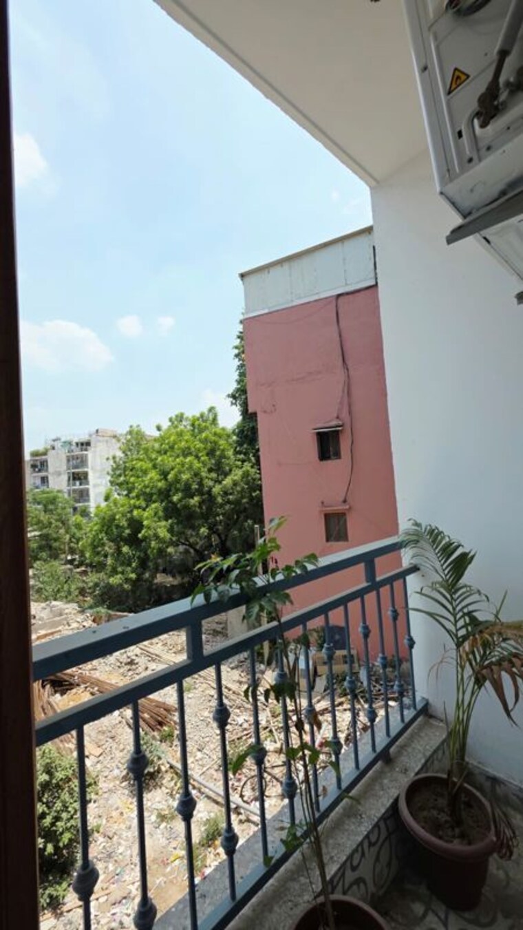 Exterior View, freedom fighters enclave 4 Bedroom 1800 Sq.Ft. Builder Floor In Freedom Fighters Enclave Delhi 10475606