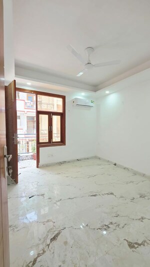 Room in 4 BHK Builder Floor at Freedom Fighters Enclave – for Sale