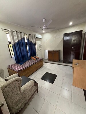 Team Area in 1 BHK Builder Floor at Ramesh Nagar – for Rent