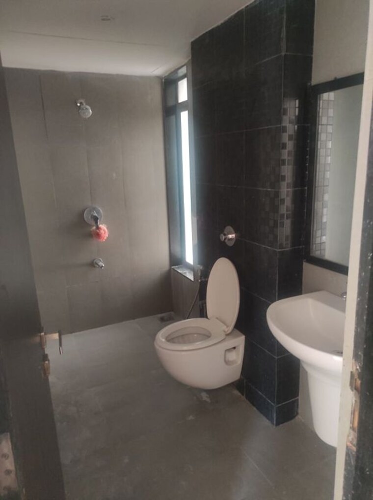 Bathroom, lodha-splendora 3 Bedroom 1400 Sq.Ft. Apartment In Ghodbunder Road Thane 10475677
