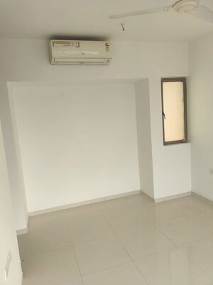 Room in 3 BHK Apartment at Lodha Splendora, Ghodbunder Road – for Rent