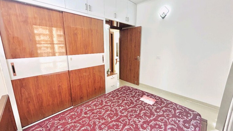 Bedroom, shree-vardhman-green-court 2 Bedroom 690 Sq.Ft. Apartment In Sector 90 Gurgaon 10475640
