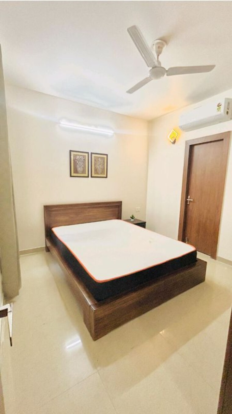 Bedroom, shree-vardhman-green-court 2 Bedroom 690 Sq.Ft. Apartment In Sector 90 Gurgaon 10475640