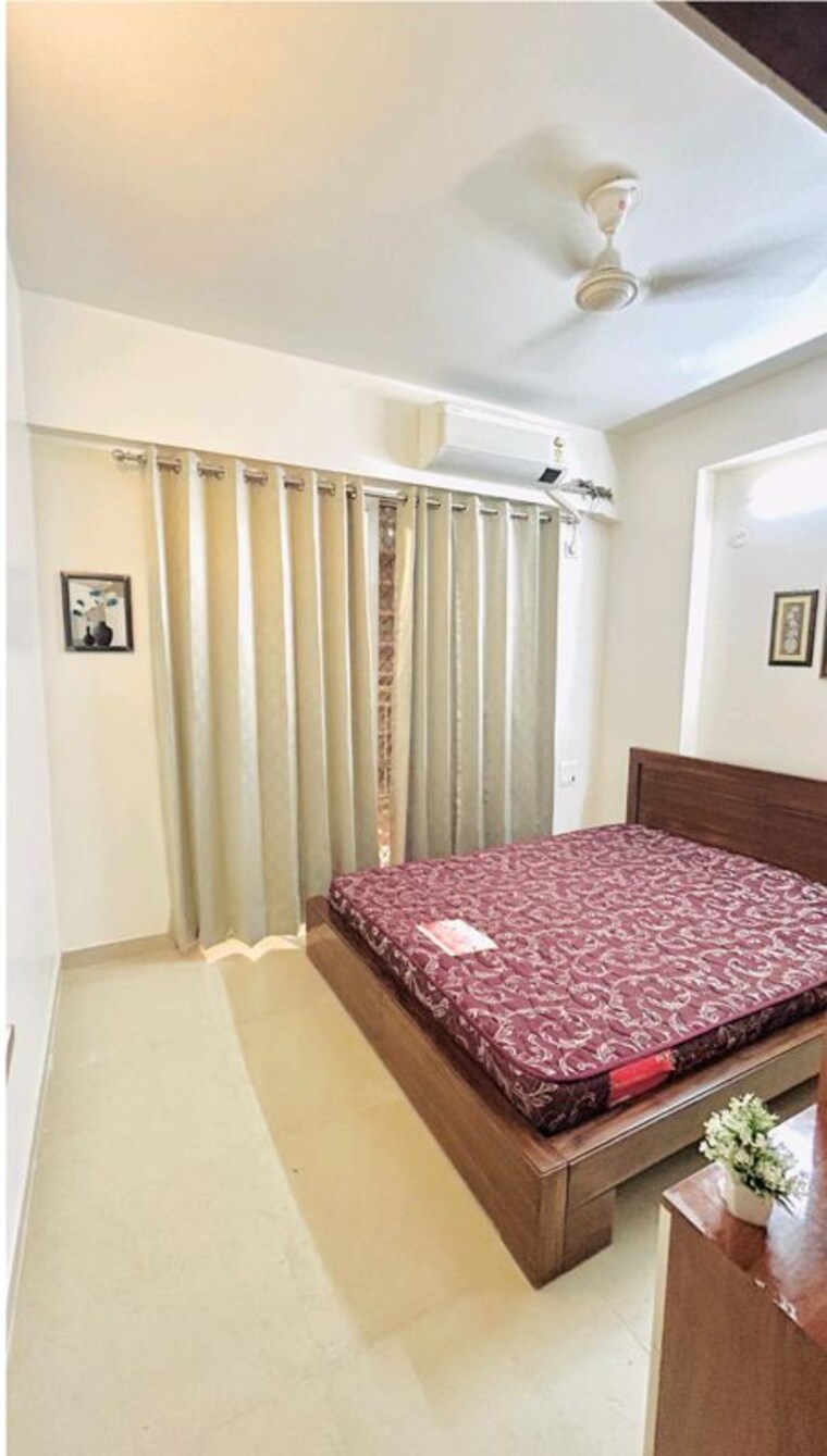 Bedroom, shree-vardhman-green-court 2 Bedroom 690 Sq.Ft. Apartment In Sector 90 Gurgaon 10475640