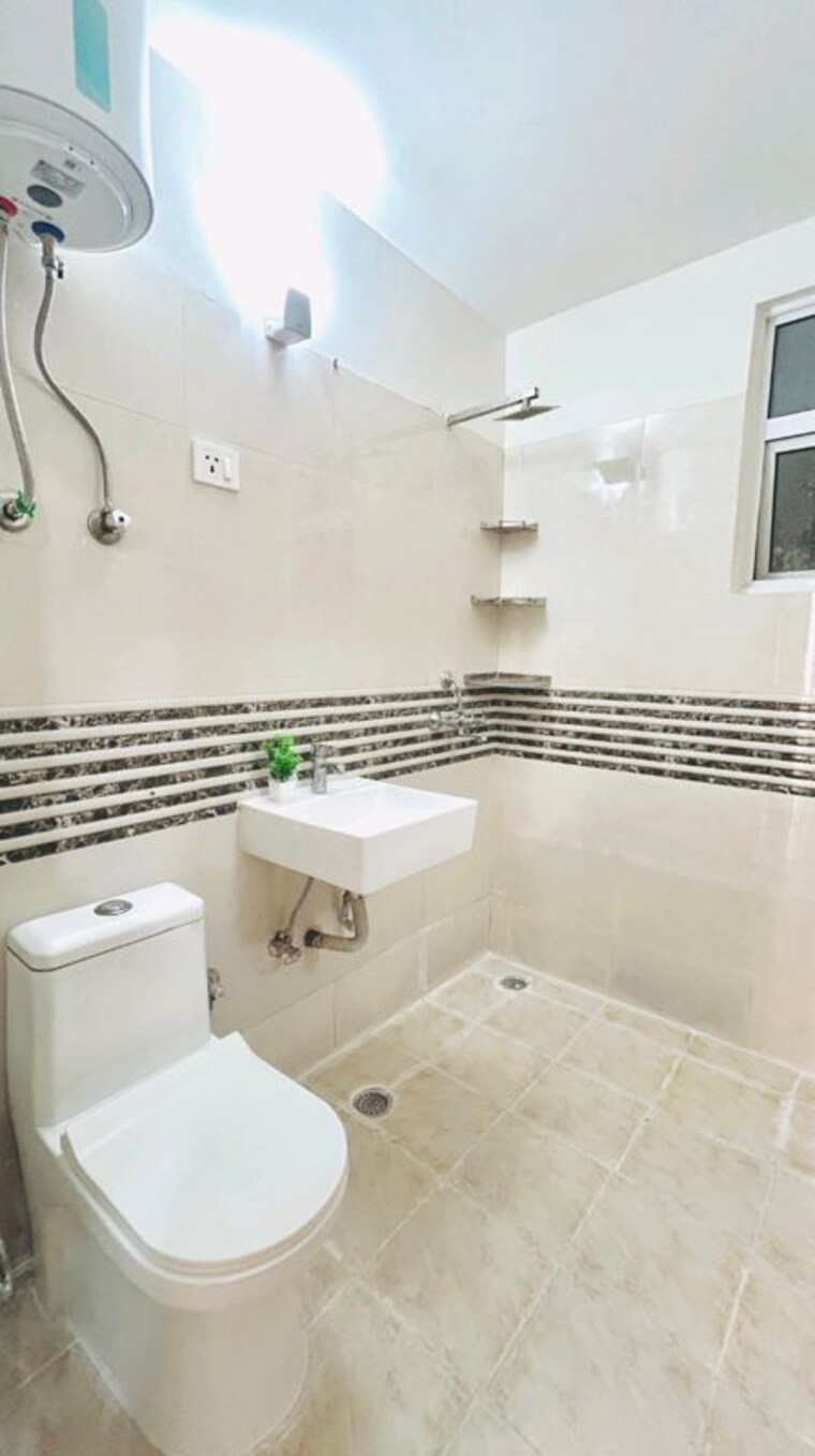 Bathroom, shree-vardhman-green-court 2 Bedroom 690 Sq.Ft. Apartment In Sector 90 Gurgaon 10475640