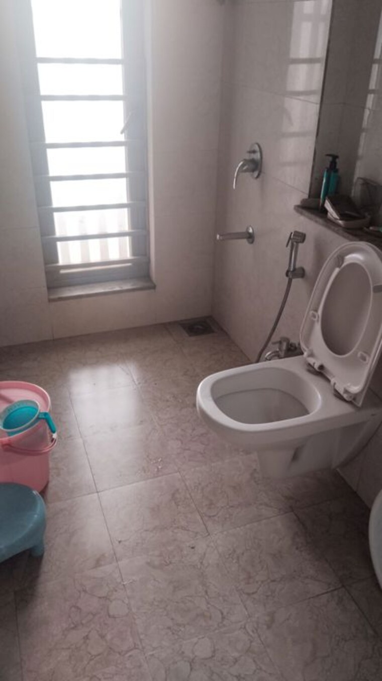 Bathroom, sheth-vasant-oasis-camelia 2 Bedroom 699 Sq.Ft. Apartment In Andheri East Mumbai 10475690