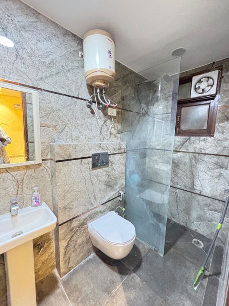 Bathroom, palm-residency-chhatarpur 2 Bedroom 1000 Sq.Ft. Builder Floor In Chattarpur Delhi 10475691