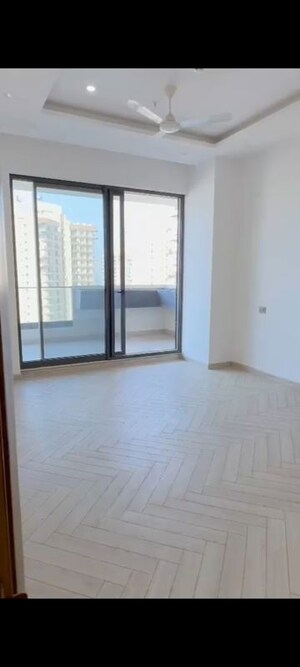 Room in 4 BHK Apartment at ABA County 107, Sector 107 – for Rent