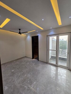Room in 2 BHK Builder Floor at Saket – for Rent
