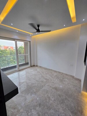 Room in 2 BHK Builder Floor at Saket – for Rent