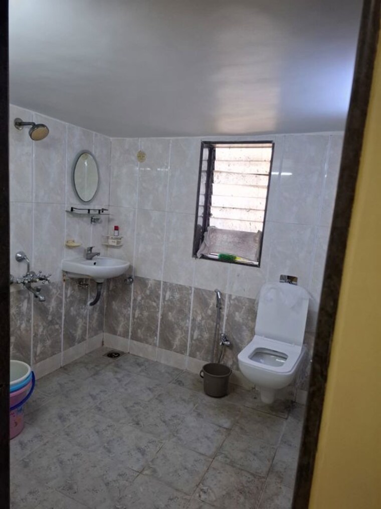 Bathroom, purvi-apartment 2 Bedroom 800 Sq.Ft. Apartment In Andheri West Mumbai 10475700