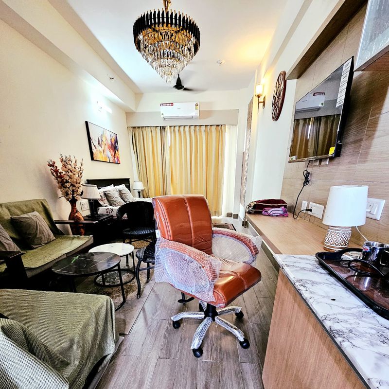Studio  460 Sq.Ft. Apartment in Gaur Yamuna City Gaur Suites