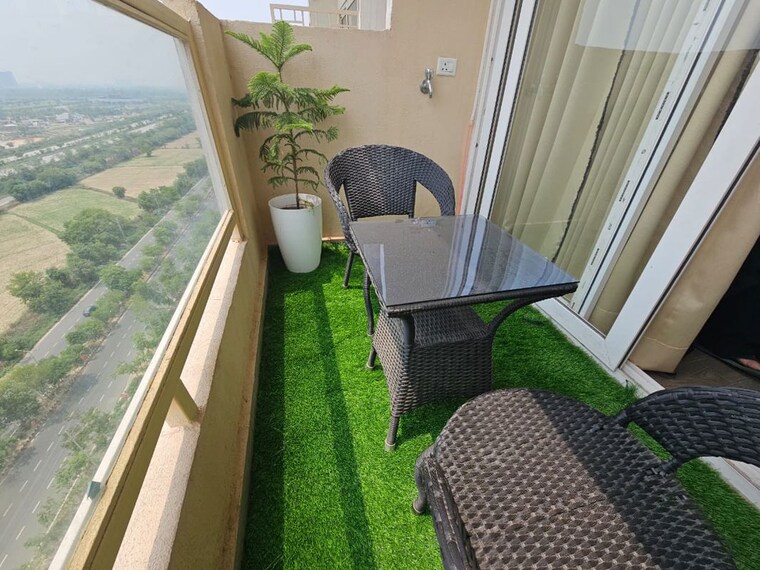 Balcony, gaur-yamuna-city-gaur-suites Studio 460 Sq.Ft. Apartment In Gaur Yamuna City Greater Noida 9863716