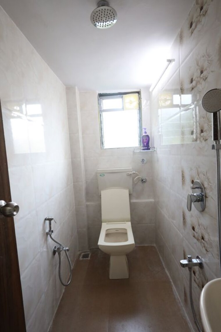 Bathroom, purvi-apartment 2 Bedroom 780 Sq.Ft. Apartment In Andheri West Mumbai 10475728