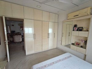 Room in 3 BHK Builder Floor at Ballygunge – for Sale