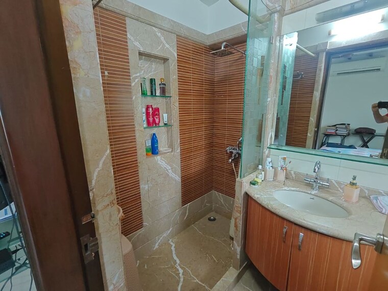 Bathroom, ballygunge 3 Bedroom 1962 Sq.Ft. Builder Floor In Ballygunge Kolkata 10475762