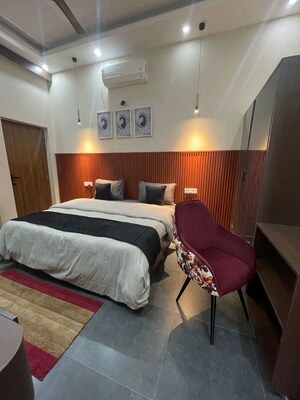 Bedroom in  Pg at Mussoorie Road – for Rent