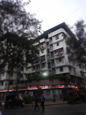 2 BHK Apartment For Rent in Royal Tower CHS Ltd, Borivali West