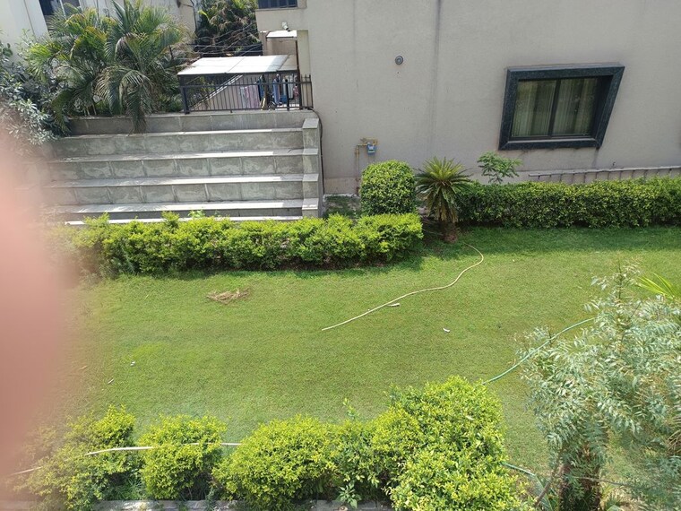 Garden, signature-global-solera-2 3 Bedroom 850 Sq.Ft. Apartment In Sector 107 Gurgaon 10475830