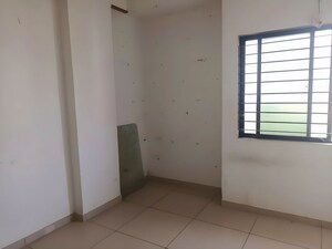 Room in  Apartment at Ghanghretia – for Sale