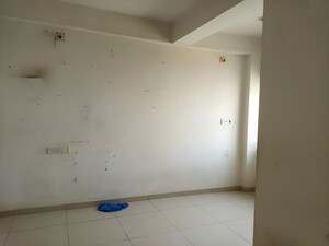 Room in  Apartment at Ghanghretia – for Sale