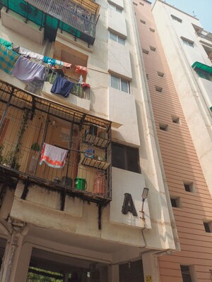  Apartment For Sale in Atladara