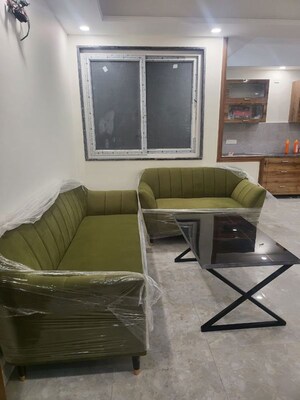 Team Area in 2 BHK Builder Floor at Dlf Phase V – for Rent