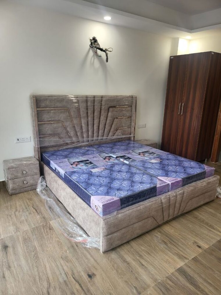 Bedroom, dlf phase v 2 Bedroom 1600 Sq.Ft. Builder Floor In Dlf Phase V Gurgaon 10475893