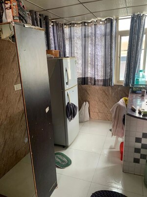 Kitchen in 1 RK Builder Floor at Dlf Phase ii – for Rent