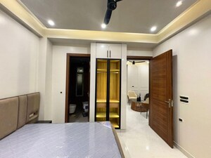 Building Lobby in 2 BHK Builder Floor at Sector 43 – for Rent