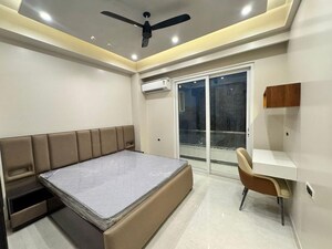 Bedroom in 2 BHK Builder Floor at Sector 43 – for Rent