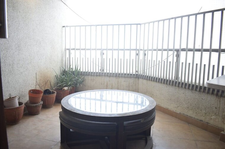 Bathroom, sanjay-selenite 5 Bedroom 4000 Sq.Ft. Apartment In Baner Pune 10476064
