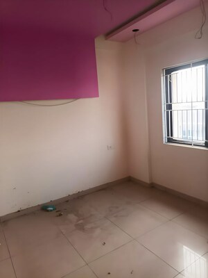 Room in  Apartment at Makarpura – for Sale