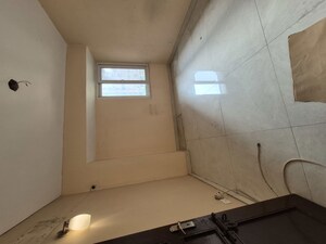 Bathroom in 3.5 BHK Apartment at Mayur Vihar – for Rent