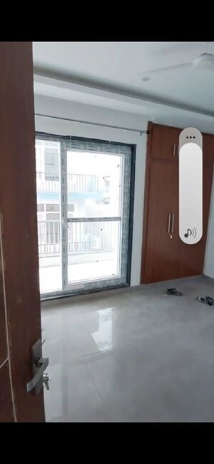 Room in 2 BHK Builder Floor at Ballupur – for Rent