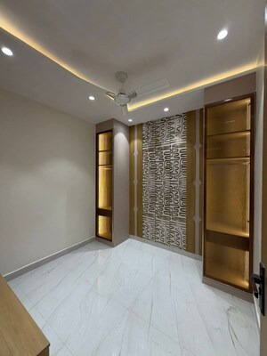 Room in 3.5 BHK Builder Floor at Uttam Nagar – for Sale