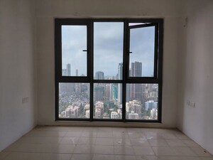 Room in 2 BHK Apartment at Sheth Auris Serenity Tower 3, Malad West – for Sale