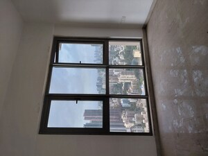Room in 2 BHK Apartment at Sheth Auris Serenity Tower 3, Malad West – for Sale