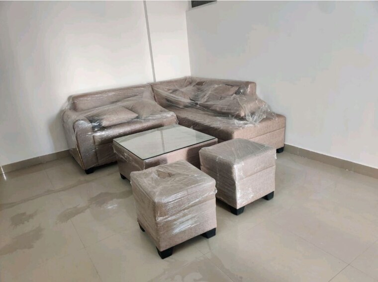 Living Room, shree-vardhman-green-court 2 Bedroom 690 Sq.Ft. Apartment In Sector 90 Gurgaon 10476163