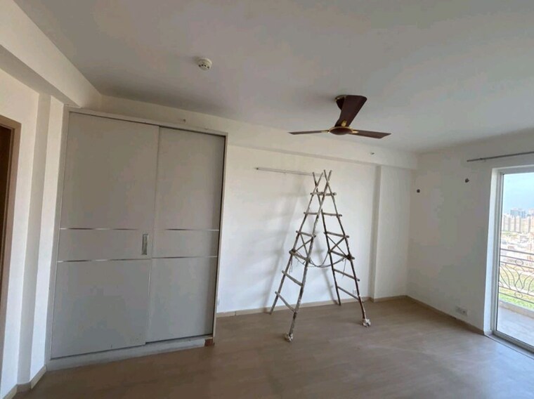 Bedroom, dlf-new-town-heights-ii 3.5 Bedroom 1930 Sq.Ft. Apartment In Sector 86 Gurgaon 10476170