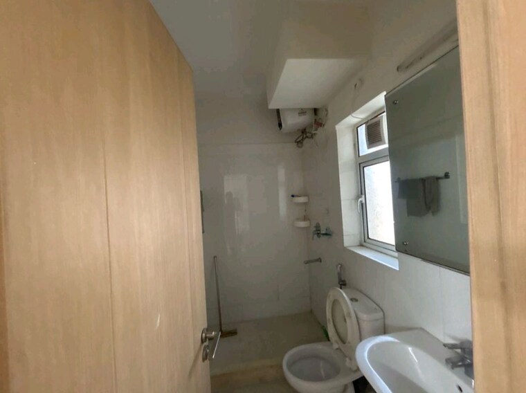 Bathroom, dlf-new-town-heights-ii 3.5 Bedroom 1930 Sq.Ft. Apartment In Sector 86 Gurgaon 10476170