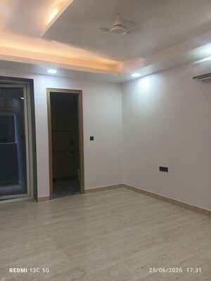 Room in 3 BHK Builder Floor at Sector 63 – for Sale