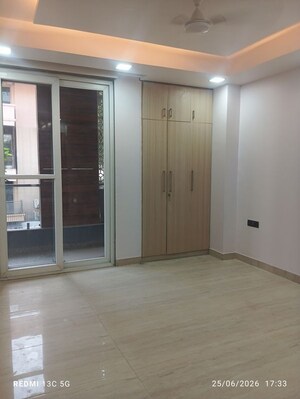 Room in 3 BHK Builder Floor at Sector 63 – for Sale