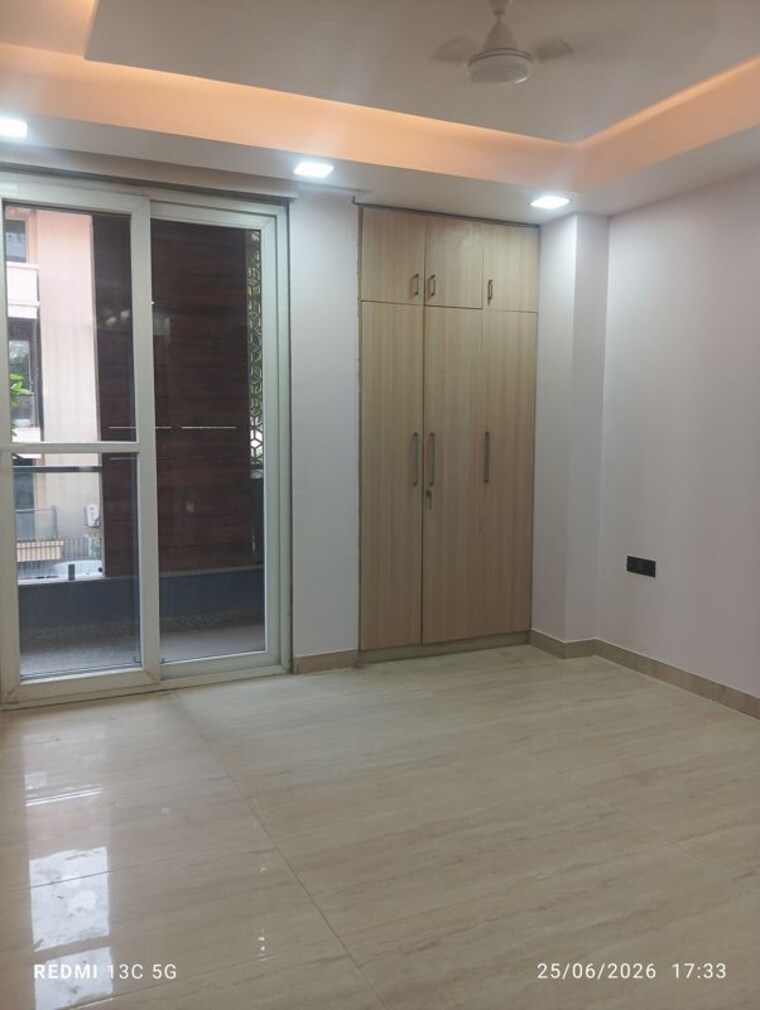 Room, sector 63 3 Bedroom 1400 Sq.Ft. Builder Floor In Sector 63 Gurgaon 10476185