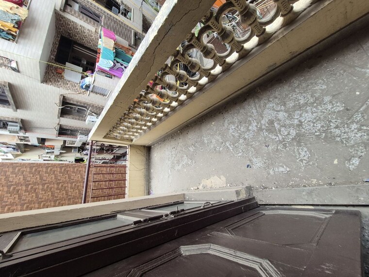 Balcony, mayur vihar 2.5 Bedroom 550 Sq.Ft. Builder Floor In Mayur Vihar Delhi 10476181