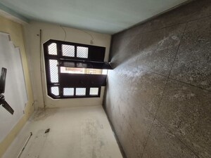 Room in 2.5 BHK Builder Floor at Mayur Vihar – for Rent