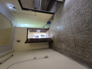 Parking in 2.5 BHK Builder Floor at Mayur Vihar – for Rent