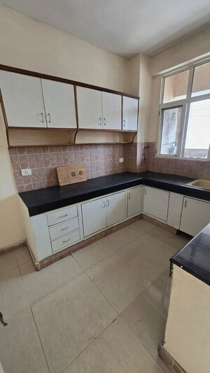 Kitchen in 2.5 BHK Apartment at Eldeco Green Meadows, Pi Greater Noida – for Sale