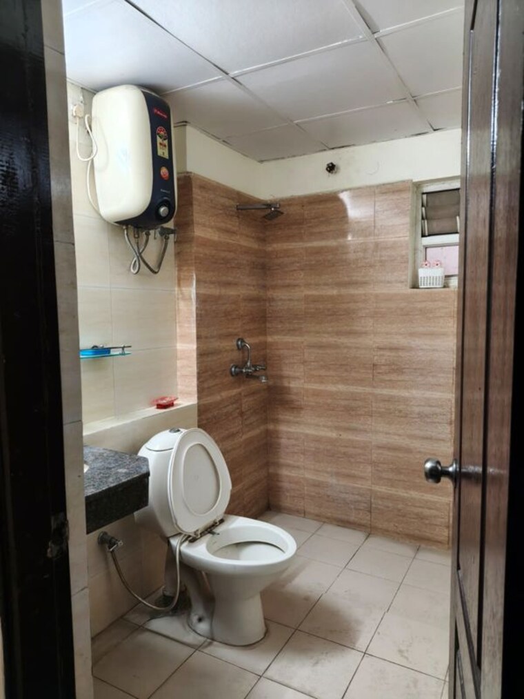 Bathroom, rohtas-plumeria 2 Bedroom 1250 Sq.Ft. Apartment In Gomti Nagar Lucknow 10476222